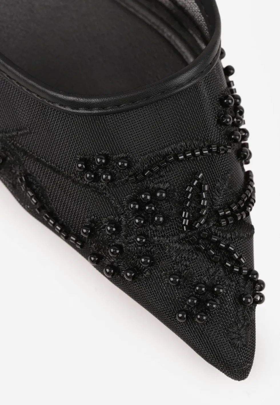 Czarne Szpilki VICES Slingback z Noskami w Szpic Ozdobionymi Haftem i Koralikami Laraidina