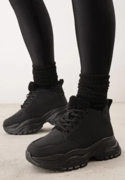 Czarne Trapery Sneakersy Vices na Platformie z Tłoczeniem Nirrise