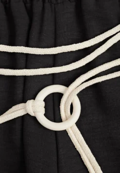 Czarne Wiskozowe Spodnie Typu Palazzo High Waist Ozdobione Paskiem Sznurkiem Alemea