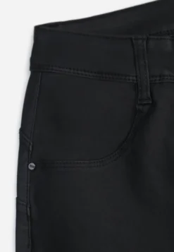 Czarne Woskowane Spodnie Flare Regular Waist z Efektem Push Up i Lekkim Ociepleniem Tapara