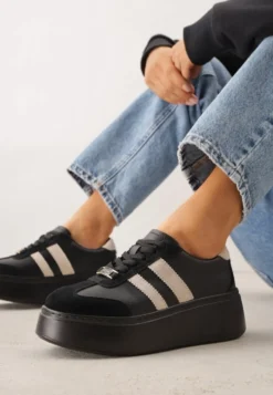 Czarno-Beżowe Sneakersy na Platformie ze Skóry Naturalnej Ozdobione Paskami Sovimi