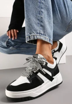 Czarno-Białe Sneakersy na Niskiej Platformie z Zawieszką i Ozdobnymi Sznurówkami Salam