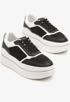 Czarno-Białe Sneakersy na Platformie z Tłoczoną Cholewką Callirae