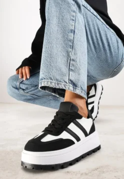Czarno-Białe Sneakersy na Tłoczonej Platformie z Ozdobnymi Paskami Fonivena