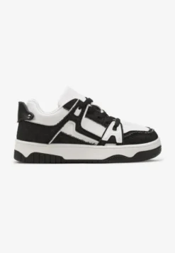 Czarno-Białe Sneakersy Ozdobione Jeansowymi Naszywkami Cliome