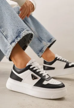 Czarno-Białe Sneakersy Vices na Platformie z Perforacją i Geometryczną Aplikacją Vilvesia