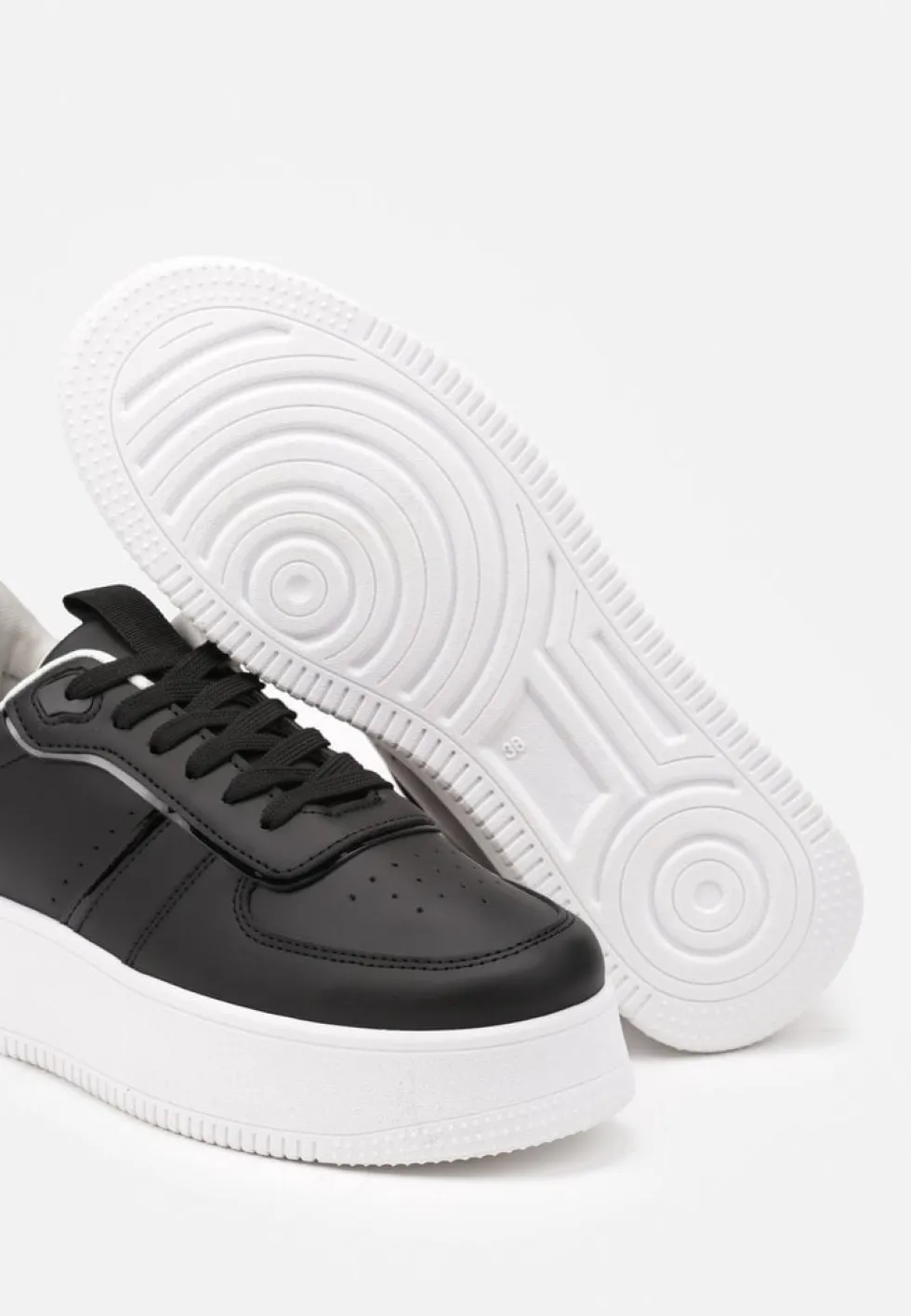 Czarno-Białe Sneakersy Vices na Platformie ze Sznurowaniem Lealirra