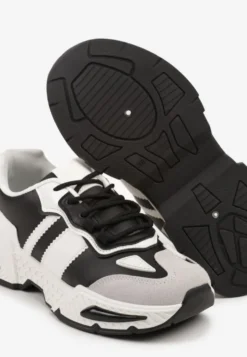 Czarno-Białe Sneakersy w Streetwearowym Stylu z Ozdobnymi Przeszyciami Isallena