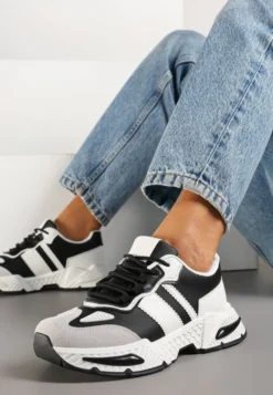 Czarno-Białe Sneakersy w Streetwearowym Stylu z Ozdobnymi Przeszyciami Isallena