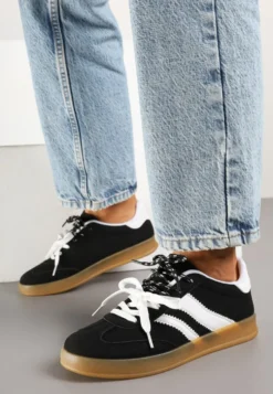 Czarno-Białe Sneakersy w Stylu Klasycznych Tenisówek z Imitacji Zamszu Lorlevia