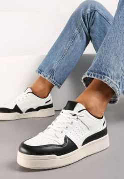 Czarno-Białe Sznurowane Sneakersy na Grubej Podeszwie z Ozdobnymi Łatkami Anaviria