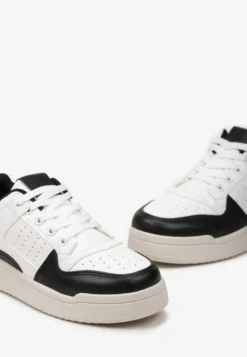 Czarno-Białe Sznurowane Sneakersy na Grubej Podeszwie z Ozdobnymi Łatkami Anaviria