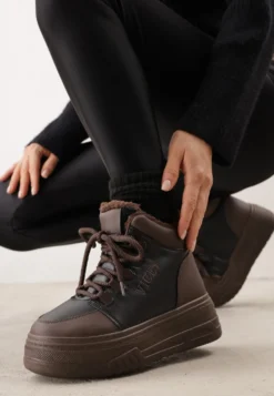 Czarno-Brązowe Sneakersy Śniegowce Vices na Tłoczonej Platformie z Napisem Olinnea