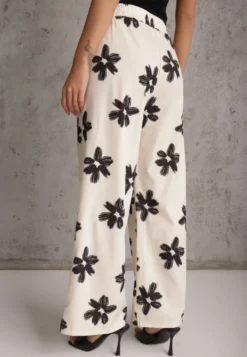 Czarno-Kremowe Szerokie Spodnie High Waist z Kwiatowym Printem i Wiązanym Paskiem Oramare