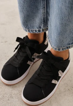 Czarno-Panterkowe Sneakersy na Niskiej Platformie z Naszywkami Flordexia