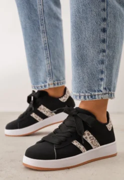 Czarno-Panterkowe Sneakersy na Niskiej Platformie z Naszywkami Flordexia