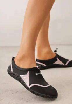 Czarno-Różowe Wsuwane Buty Sportowe do Wody z Elastyczną Cholewką Vetilore