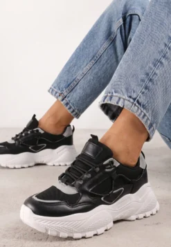 Czarno-Szare Sneakersy na Tłoczonej Podeszwie Zdobione Sznurkiem Wokół Pellesti