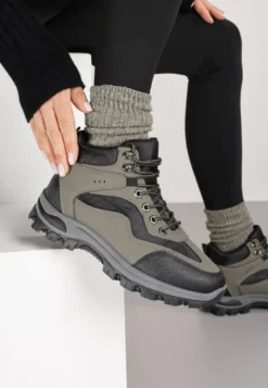 Czarno-Zielone Buty Trekkingowe Trapery Vices Ozdobione Geometrycznym Motywem Anarisse