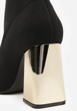 Czarno-Złote Skarpetkowe Botki VICES na Słupku w Eleganckim Stylu Rarana