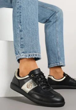 Czarno-Złote Sneakersy Skórzane Typu Kultowe Tenisówki z Metaliczną Aplikacją Ollisena