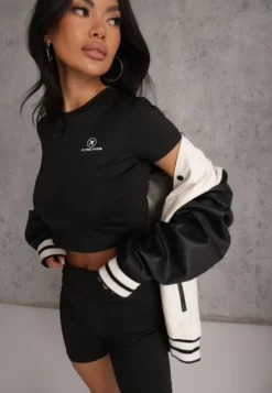 Czarny Basicowy T-shirt w Stylu Cropped z Subtelnym Nadrukiem Loraera
