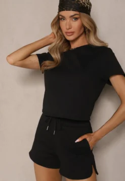 Czarny Bawełniany T-shirt o Fasonie Cropped Galionela
