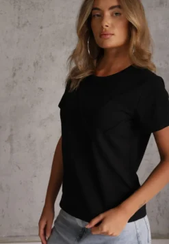 Czarny Bawełniany T-shirt o Klasycznym Kroju z Ozdobnymi Przeszyciami w Romby Luara