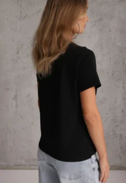Czarny Bawełniany T-shirt o Klasycznym Kroju z Ozdobnymi Przeszyciami w Romby Luara