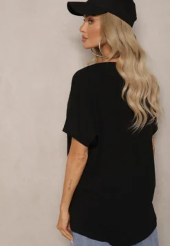Czarny Bawełniany T-shirt Oversize z Krótkim Rękawem i Dłuższym Tyłem Zanimara