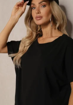 Czarny Bawełniany T-shirt Oversize z Krótkim Rękawem i Dłuższym Tyłem Zanimara