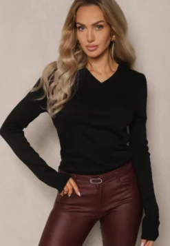 Czarny Casualowy Sweter z Dekoltem w Serek Amitta