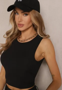 Czarny Crop Top z Prążkowanego Materiału Nevonessa