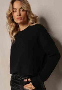 Czarny Dzianinowy Sweter z Okrągłym Dekoltem Aissorne