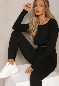 Czarny Komplet Dresowy Bluza Cropped i Spodnie z Kieszeniami Cargo Xerlesa