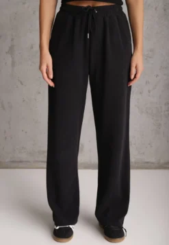 Czarny Komplet Dresowy Spodnie Straight Leg i Bluza z Kapturem na Suwak Timas