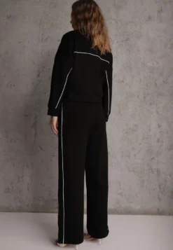 Czarny Komplet Dresowy w Stylu Retro Spodnie Wide Leg i Bluza ze Stójką Sewelia