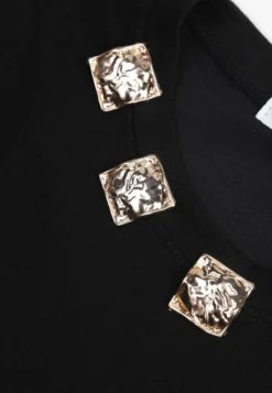 Czarny Oversizowy T-shirt z Bawełny Zdobiony Kwadratowymi Aplikacjami Evesilea