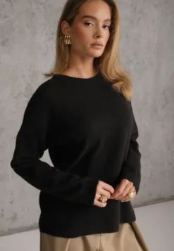 Czarny Sweter Oversize z Bawełną i Wełną Typu Basic Oseani
