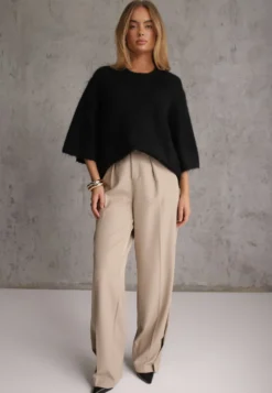 Czarny Sweter Oversize z Wełną Szerokimi Rękawami i Długim Włosiem Veniorre