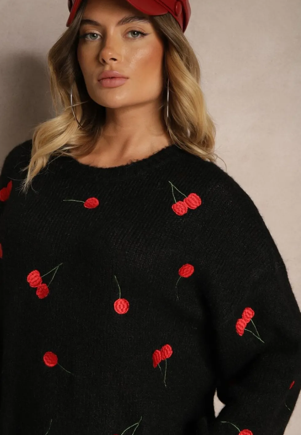 Czarny Sweter w Wisienki z Dodatkiem Wełny Eltintia