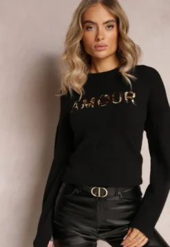 Czarny Sweter z Naszywkami z Napisem Amour Mavilla