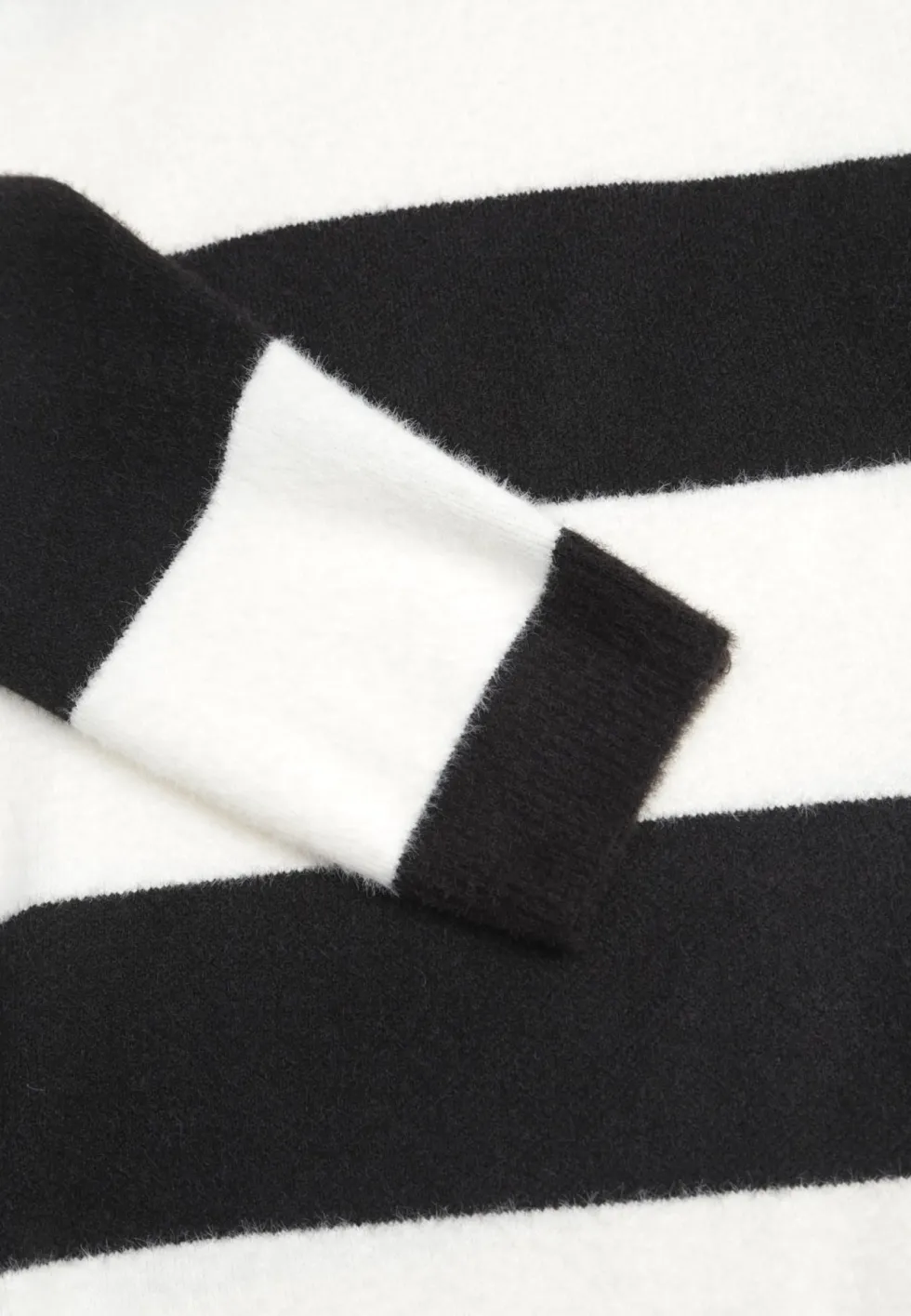 Czarny Sweter z Wełną w Szerokie Paski Gordaina