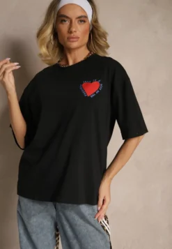 Czarny T-shirt z Bawełny Ozdobiony Sercem Ranira