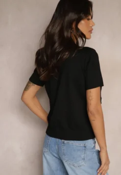 Czarny T-shirt z Cyrkoniami Perełkami i Naszywkami Silvivia