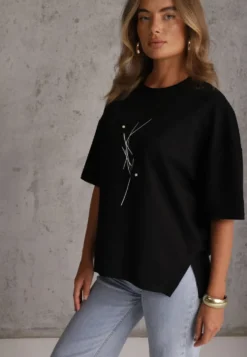 Czarny Wiskozowy T-shirt Ozdobiony Kwiatami i Perełkami Muvine