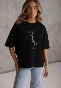 Czarny Wiskozowy T-shirt Ozdobiony Kwiatami i Perełkami Muvine