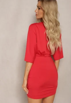 Czerwona Sukienka Mini ze Ściągaczem i Rękawem Typu Nietoperz Yarleta