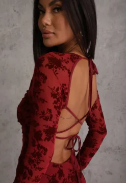 Czerwona Sukienka VICES Bodycon z Siateczki Ozdobionej Wzorem w Kwiaty Rivita