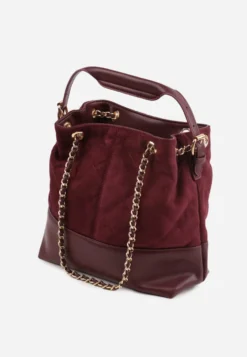 Czerwona Torebka Bucket Bag z Przeszyciami w Romby z Rączką i Uchwytami z Łańcuszkiem Denidora